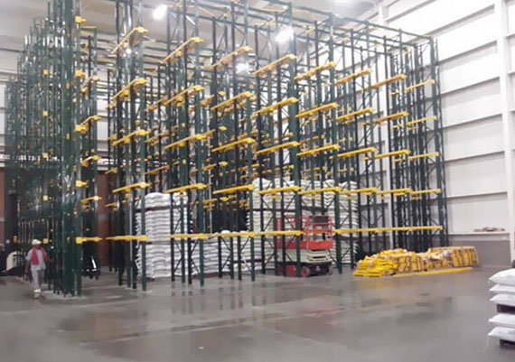 Estantería drive in