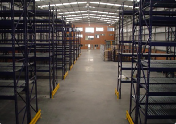 Estantería selectiva semipesada